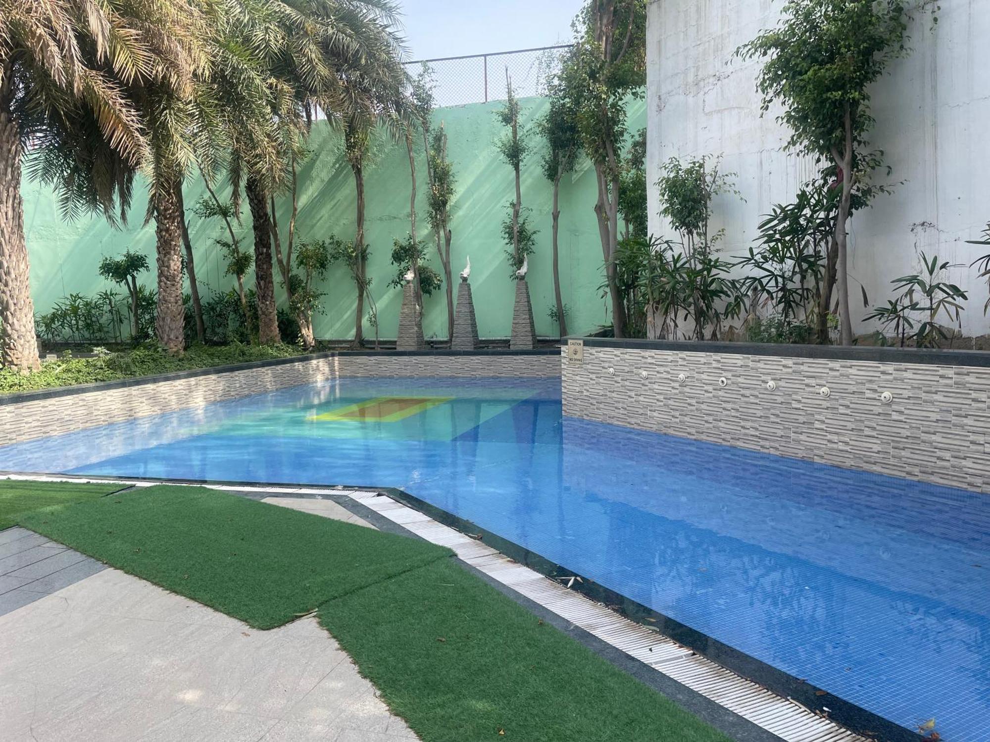 V Retreat Gurgaon 호텔 외부 사진