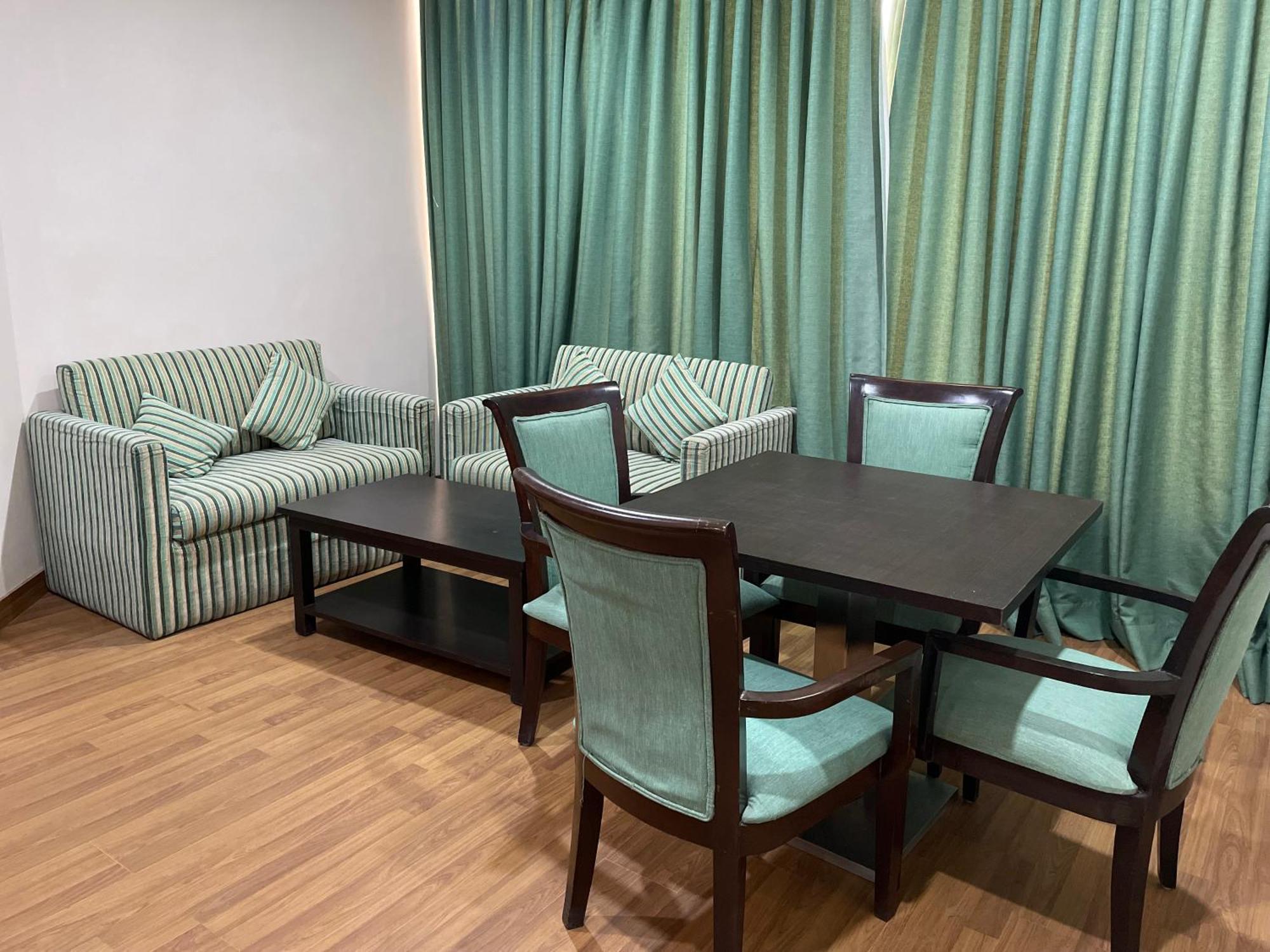 V Retreat Gurgaon 호텔 외부 사진