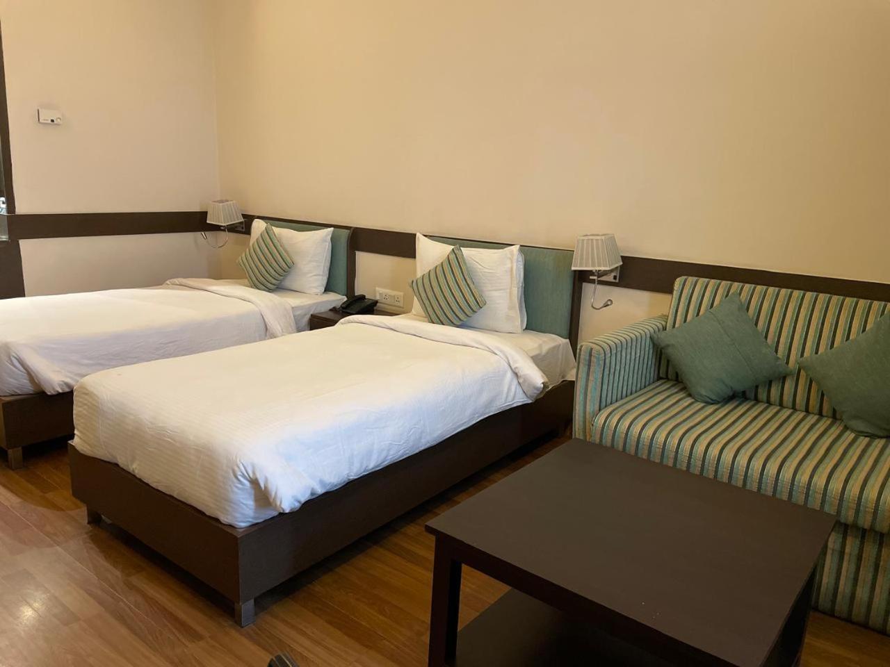 V Retreat Gurgaon 호텔 외부 사진